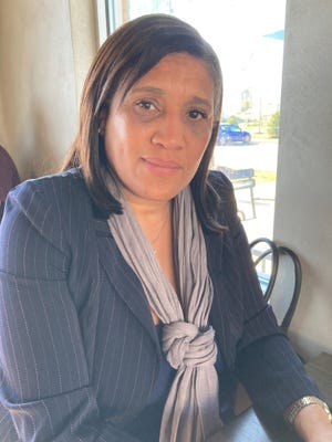 Miladys Pérez, nacida en Cuba y propietaria de una empresa de servicios fiscales y financieros en Fairfield, dirige un grupo de Facebook llamado